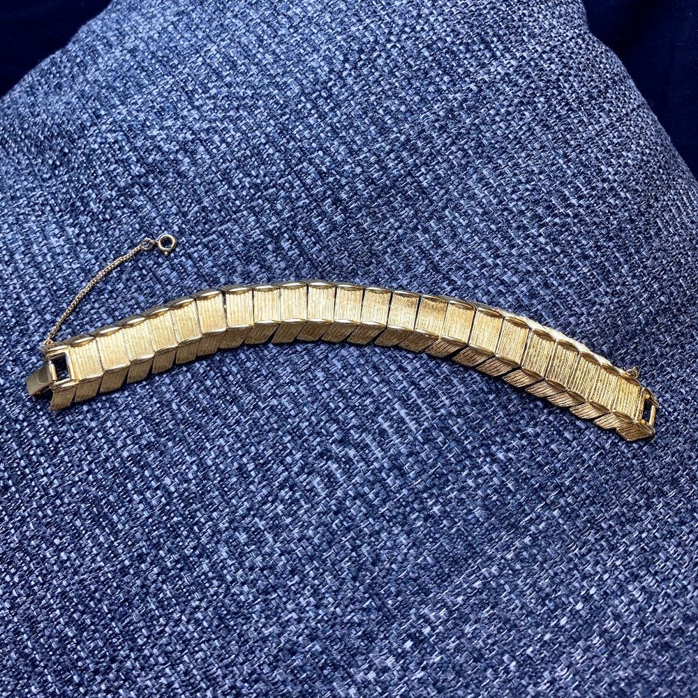 Vintage Monet Gold Tone Chunky Bracelet